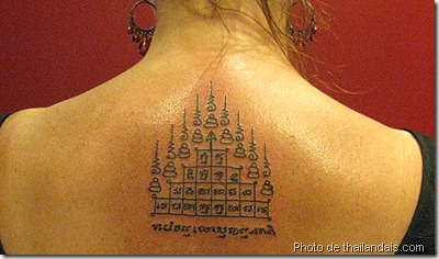 tatouage thaï traditionnel géométrique