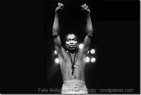 Fela Kuti Fela 1983-peinture corporelle nigéria-body painting-www.wonderful-art.fr