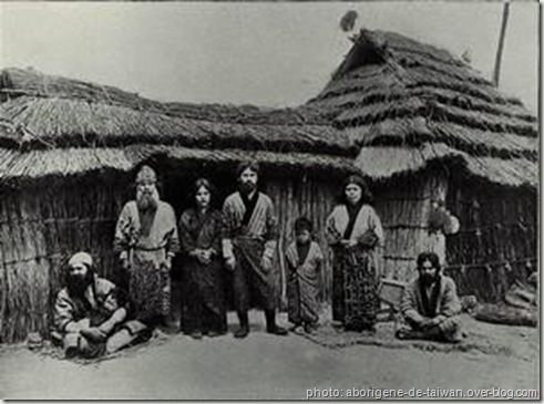 peuple Ainu vers 1900-www.wonderful-art.fr