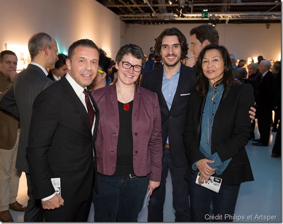 Concours Art&Care, sous la co-présidence d’Olivier Picasso et du Dr Georges Rodesch. Le Prix Philips-Arstper, a été décerné  par les dirigeants de Philips & Artsper à Hélène Goddyn pour son Mandala Humain "Mystique", le 2 avril 2015 au Palais de Tokyo, Paris. 