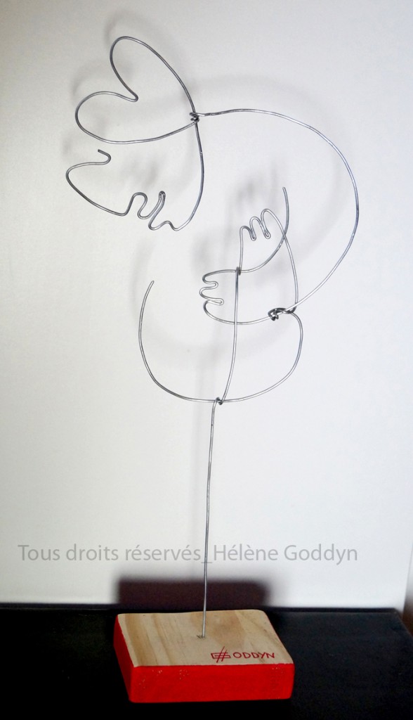 Scultpure-en-fil-de-fer_au-fil-de-la-vie-pour-en-tracer-l-essentiel_Bienveillance_goddyn-helene